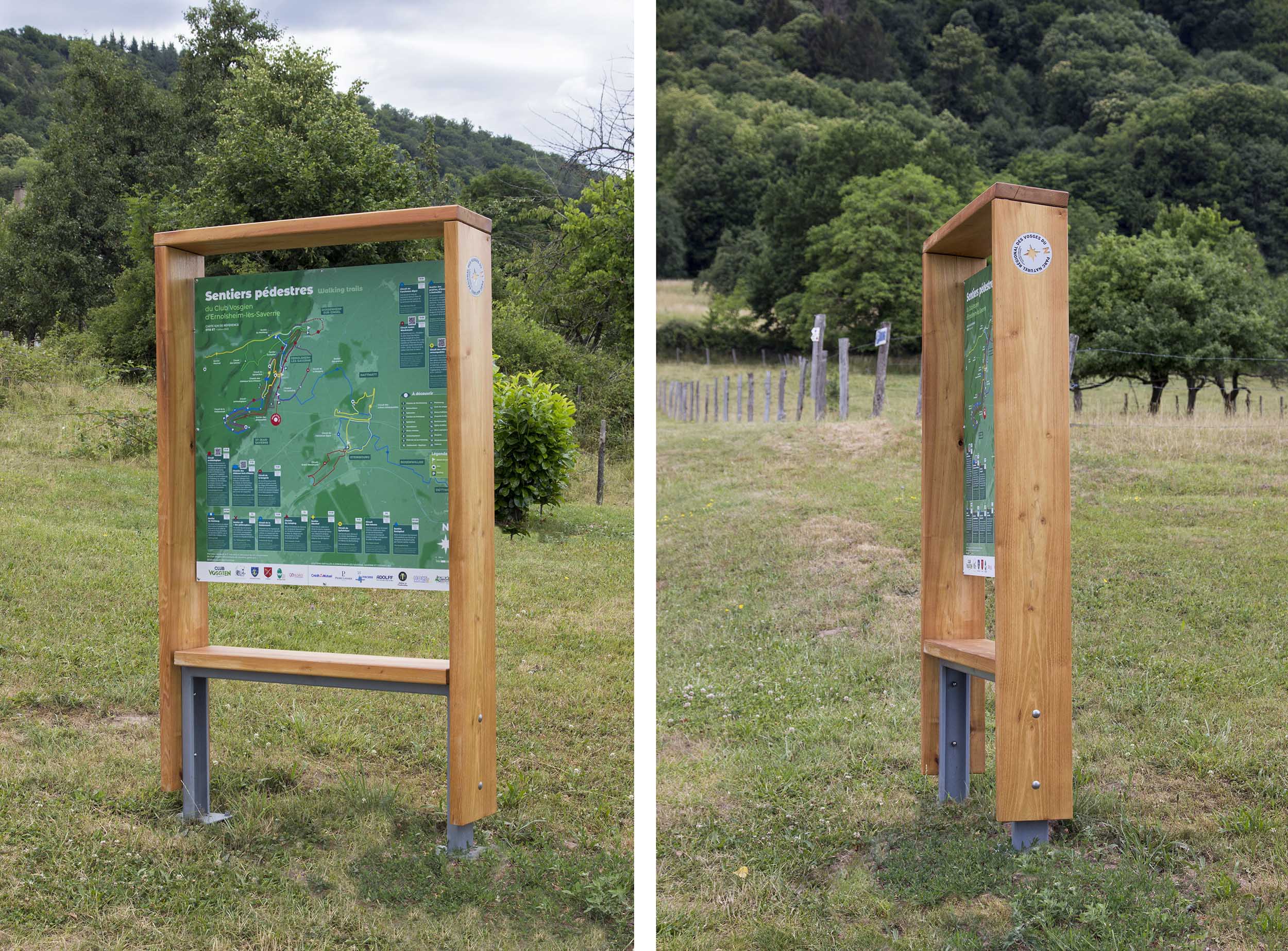 Panneau cartographique bois dans la nature au pied de la montagne à Ernolsheim-lès-Saverne